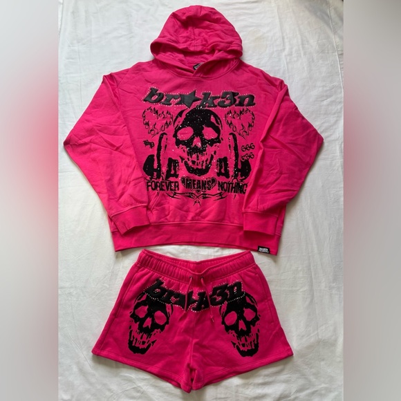 Broken Promises Faceless Pink Rhinestone Skull Hoodie & Shorts Set Size Medium - Picture 3 of 13